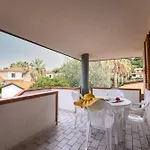 Villaggio Torre Ruffa Robinson 리조트 카포바티카노