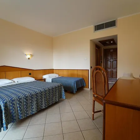 Villaggio Torre Ruffa Robinson 3* Capo Vaticano