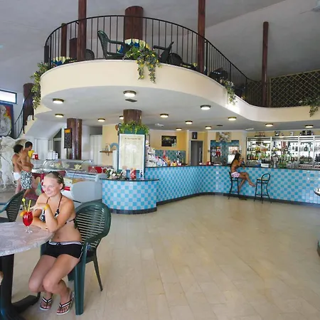 Ośrodek wypoczynkowy Villaggio Torre Ruffa Robinson Capo Vaticano