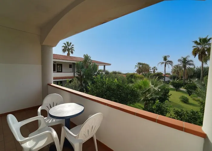 Villaggio Torre Ruffa Robinson 3*