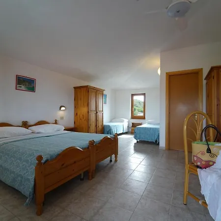Villaggio Torre Ruffa Robinson 3*