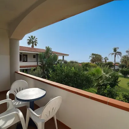 Villaggio Torre Ruffa Robinson 3*