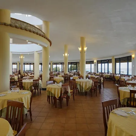 Villaggio Torre Ruffa Robinson Semesteranläggning (resort) 3*