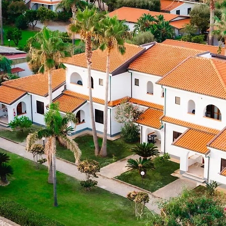 Villaggio Torre Ruffa Robinson 3*