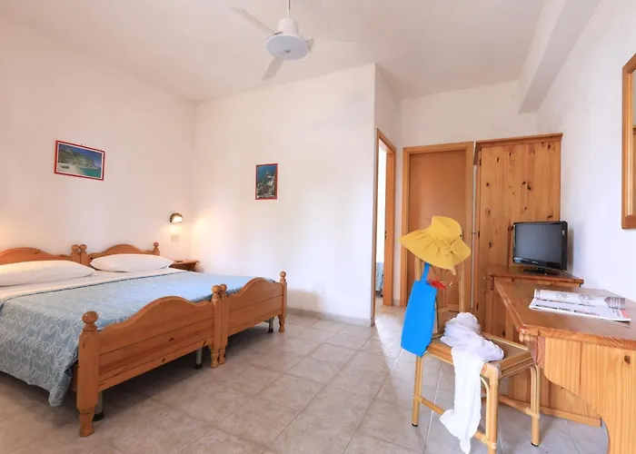 Villaggio Torre Ruffa Robinson 3* Capo Vaticano