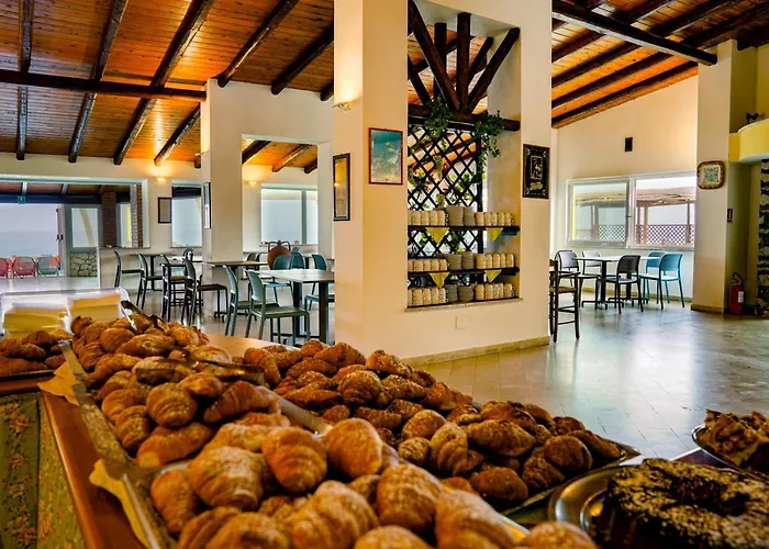 Resort Villaggio Torre Ruffa Robinson 3*