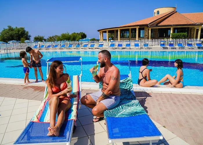 Resort Villaggio Torre Ruffa Robinson 3*