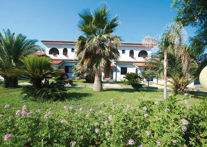 Villaggio Torre Ruffa Robinson Resort